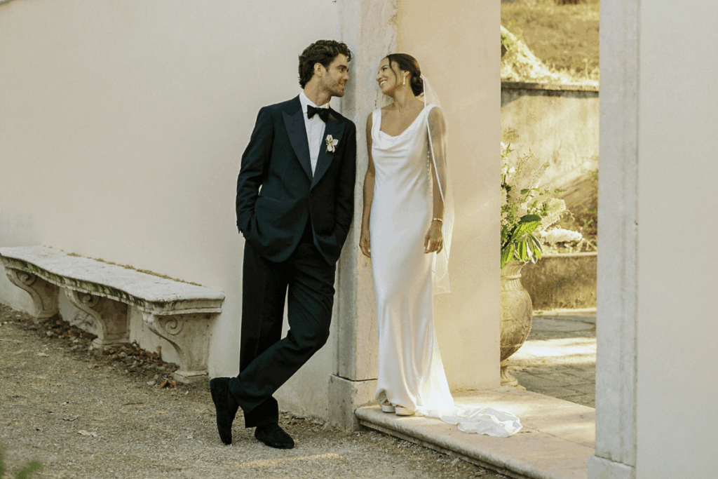 Festa Aluga organises events such as weddings, corporate events and parties. The available services include decoration, planning and material rental.